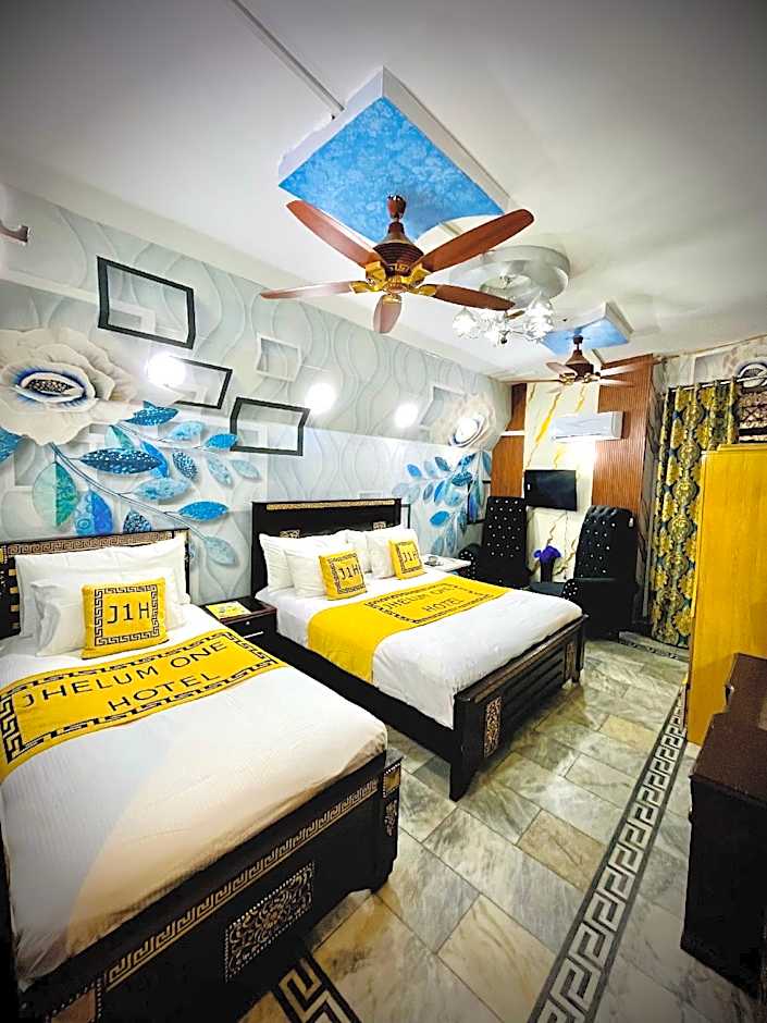 Jhelum One Hotel, Shandar Chowk Jhelum
