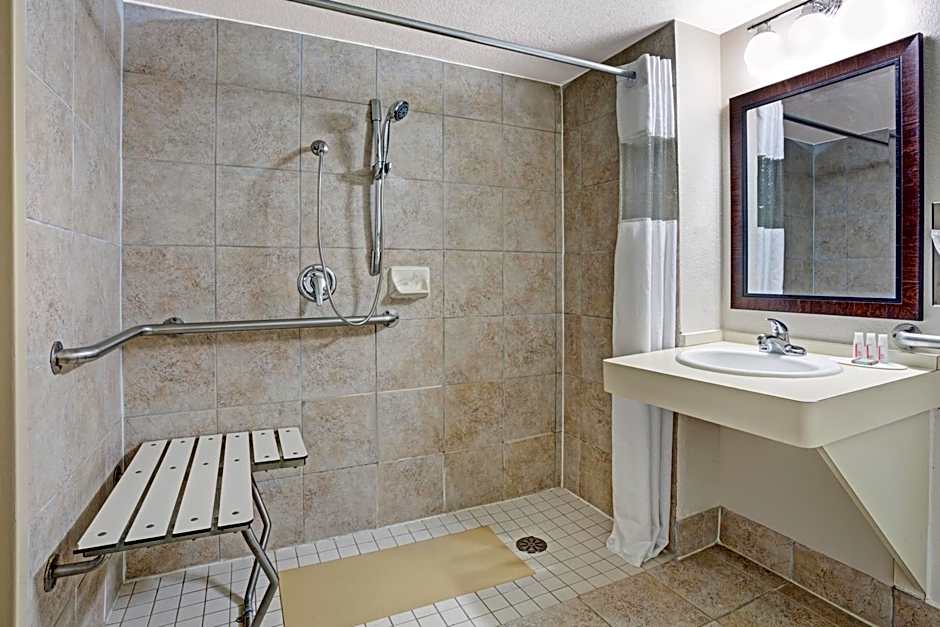 Travelodge by Wyndham Iowa City