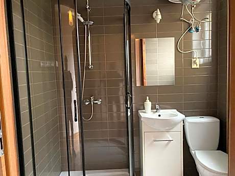 Triple Room with Bathroom