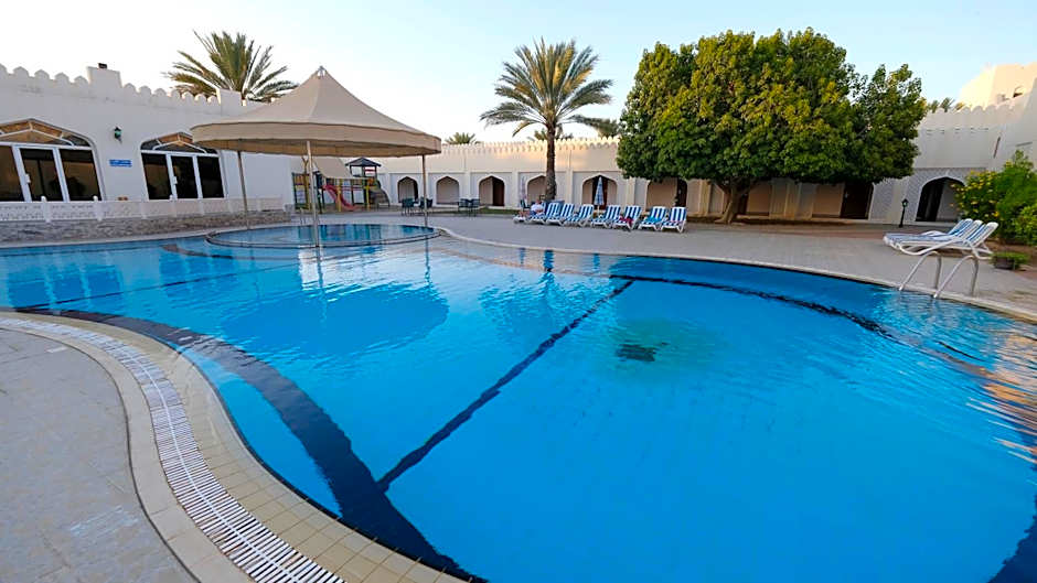 Falaj Daris Hotel