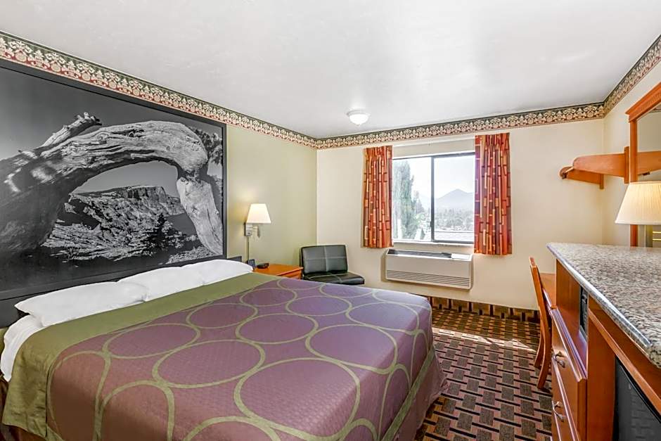 Super 8 by Wyndham Grants Pass