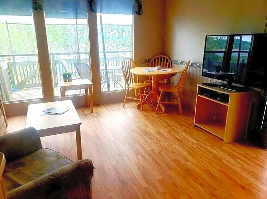 Westlake Dunes View Beach-FREE Pontoon Boat Rental