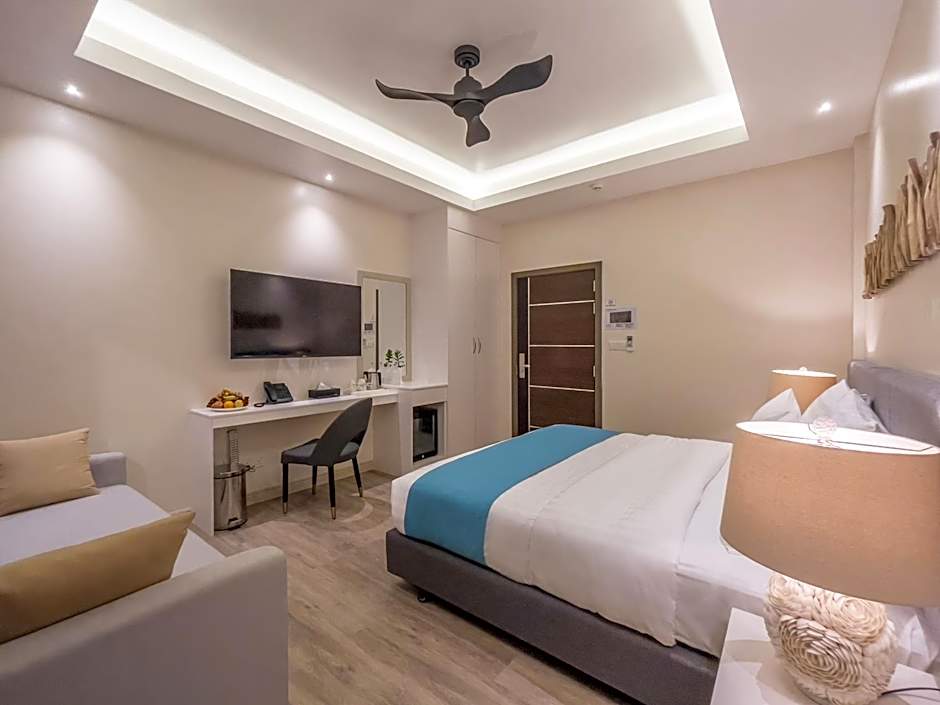 Sky Beach Maldives - Dhiffushi