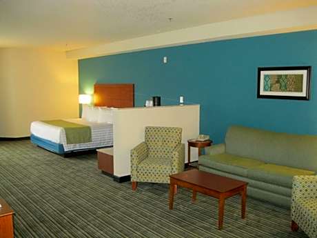 King Suite - Non-Smoking