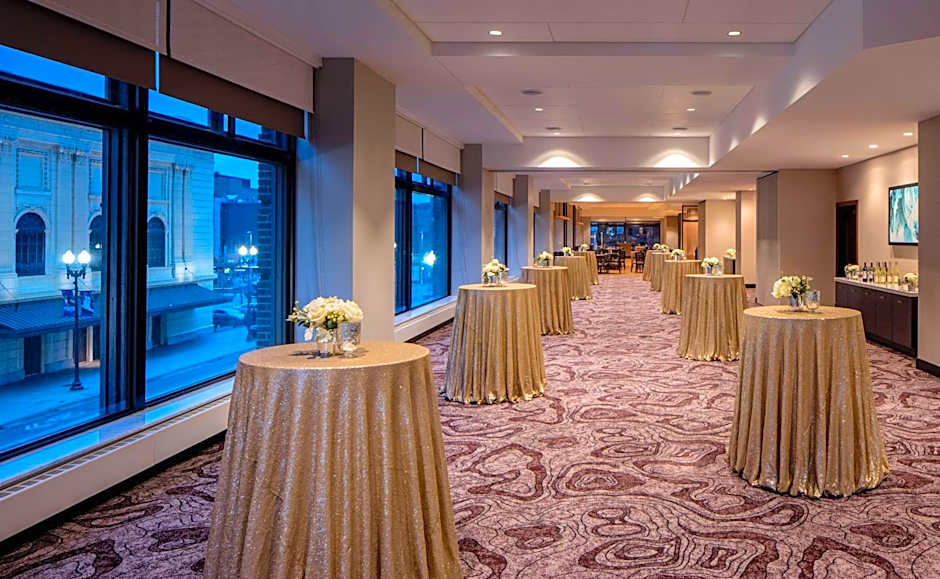 Embassy Suites By Hilton Minneapolis Downtown Hotel