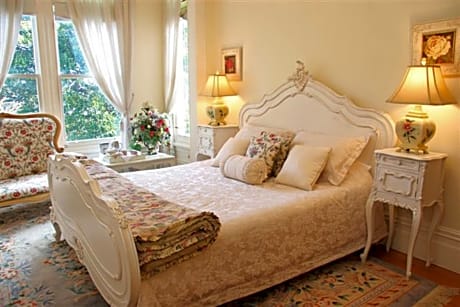 King Room with Garden View