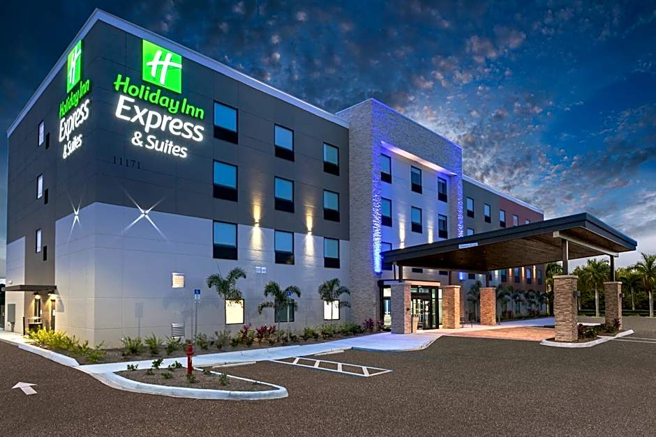 Holiday Inn Express & Suites Ft Myers Beach-Sanibel Gateway By IHG