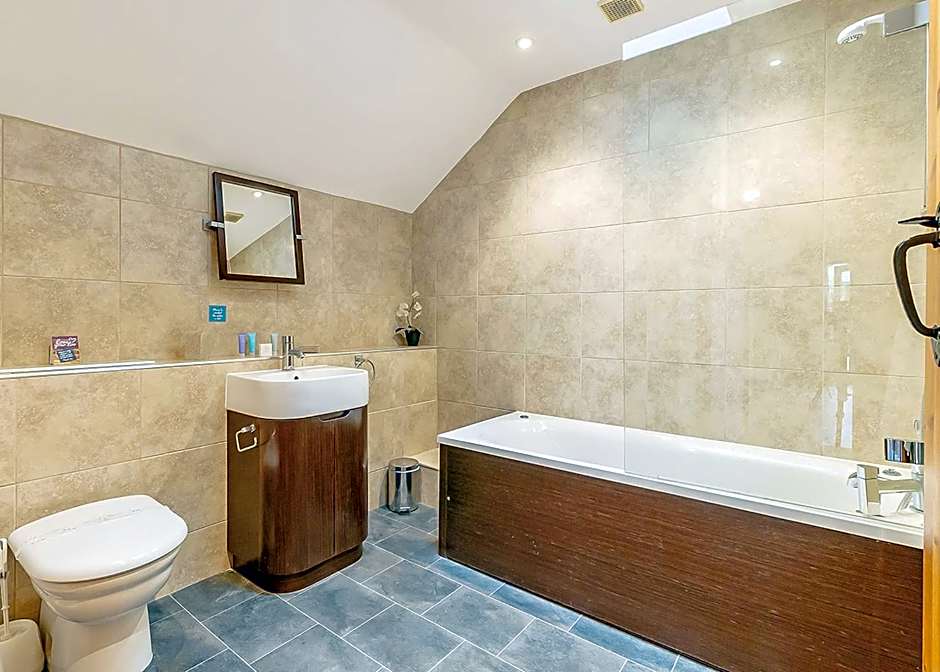Tilford Woods Lodge Retreat
