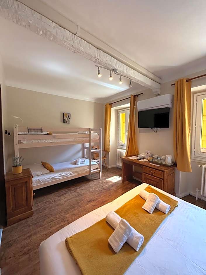 Savoy Hotel & Restaurant