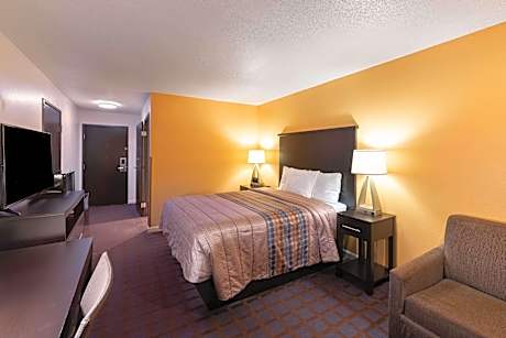 Queen Room - Accessible/Nonsmoking