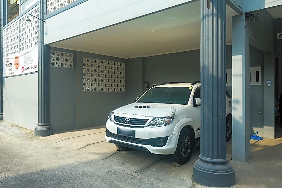 RedDoorz near STIE YKPN 3