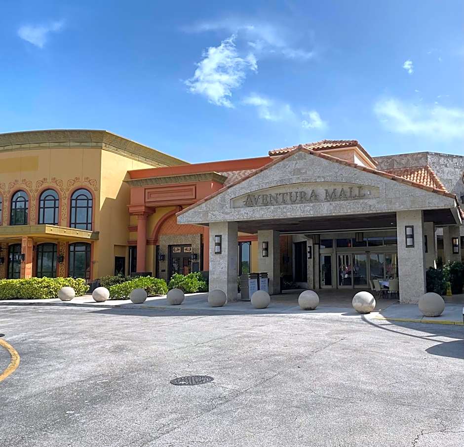 Beachfront condo in Miami!