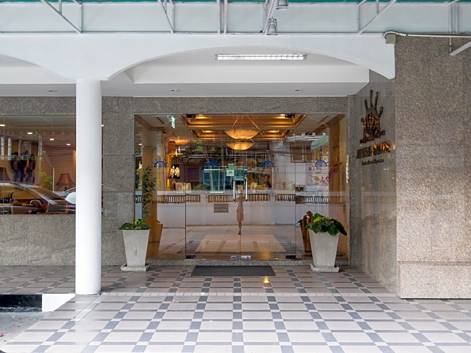 Admiral Suites Bangkok by Compass Hospitality