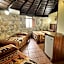Hotel Selwo Lodge - Animal Park Tickets Included
