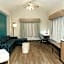 La Quinta Inn & Suites by Wyndham Albuquerque Airport