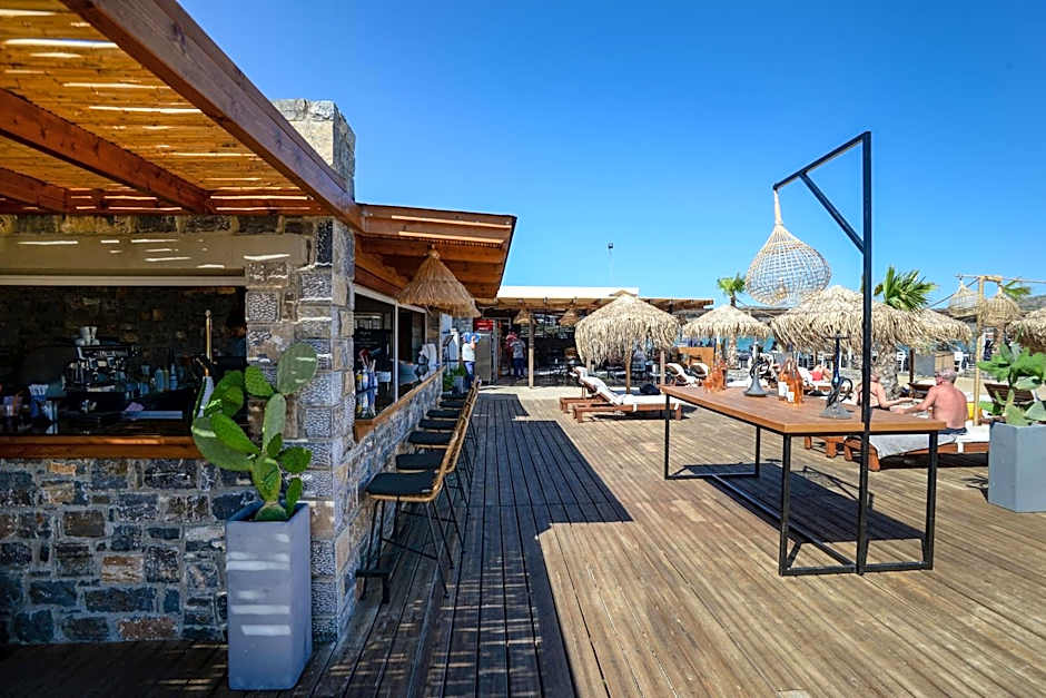 Royal Marmin Bay Boutique & Art Hotel