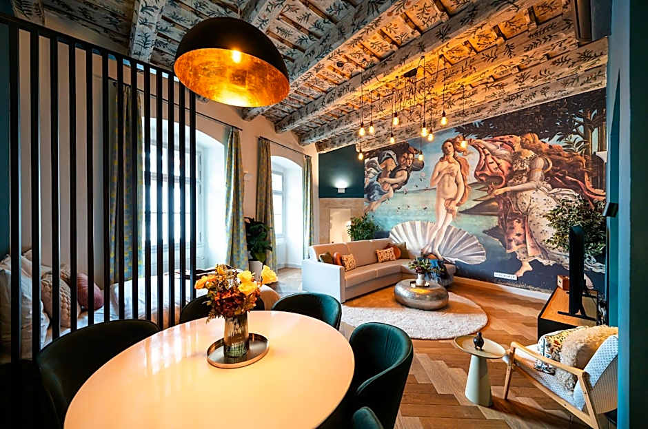 Old Royal Post Boutique Hotel & Premium Suites