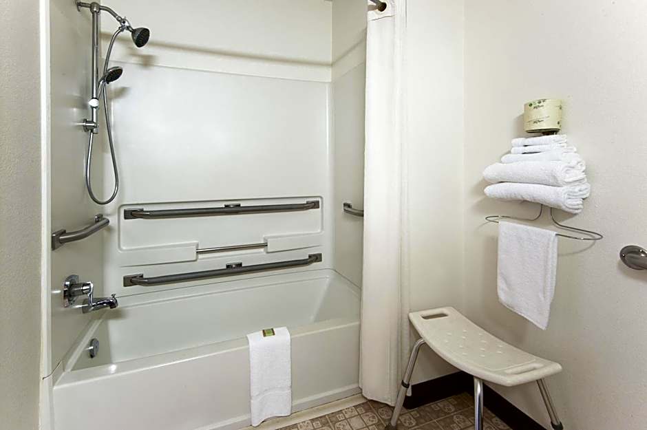 Super 8 by Wyndham Salmon Arm