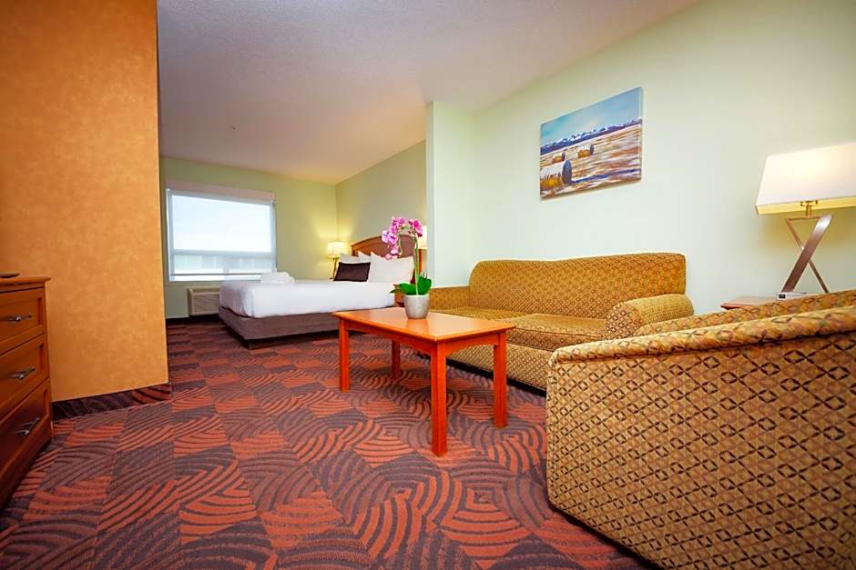 Photo 1 of 2 of 1 King Bed Suite