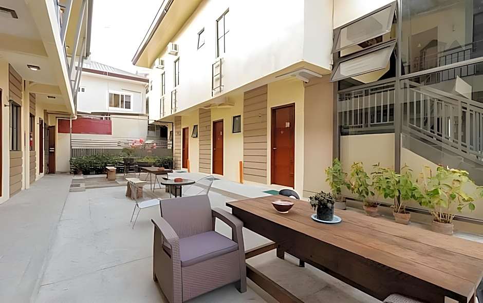 RedDoorz Plus @ Casa Lucia Sindalan San Fernando City Pampanga