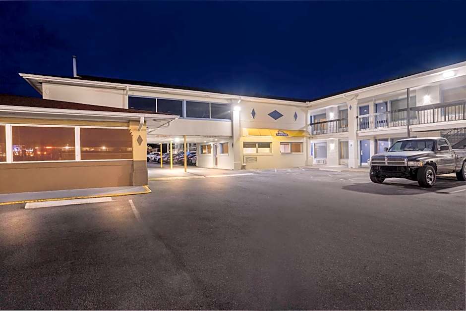 Days Inn by Wyndham Jacksonville NC