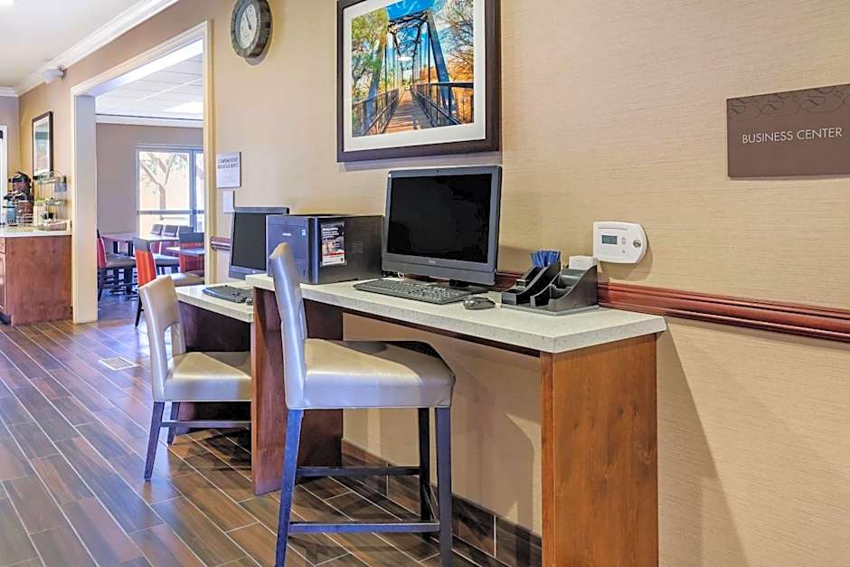 Comfort Suites Near Six Flags Magic Mountain