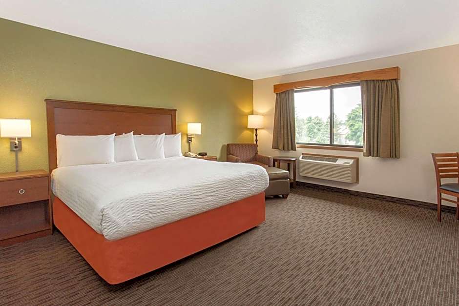 Photo 1 of 7 of 1 King Bed