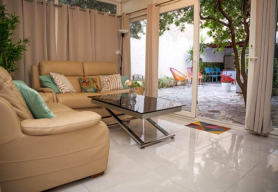 Charmant 4 pièces - Cour privative - Port de Nice