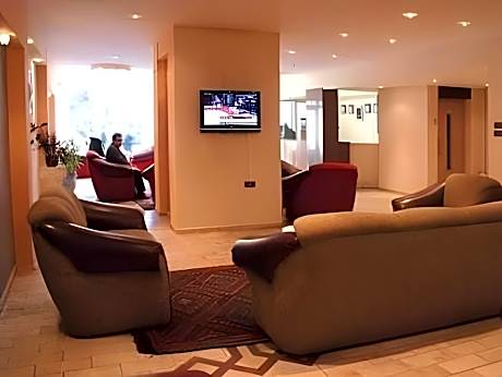 Esin Hotel