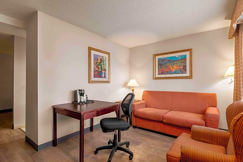 Travelodge by Wyndham Abbotsford Bakerview