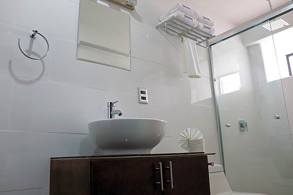 HOTEL MISION 11
