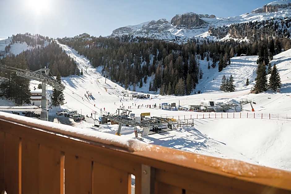 Laguscei Dolomites Mountain Hotel