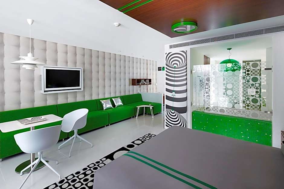 Chill Hotel Seminyak