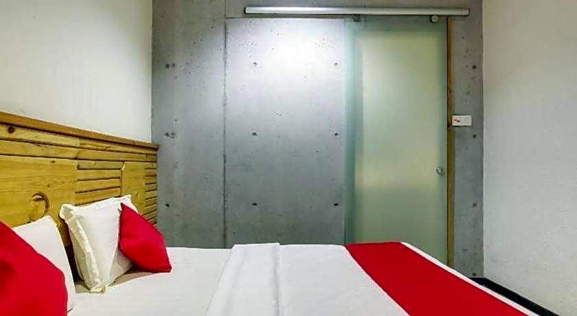 OYO 89454 Hotel Pavilion Inn