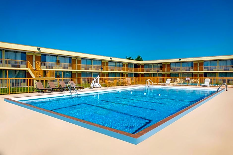 Days Inn by Wyndham Salem, Illinois