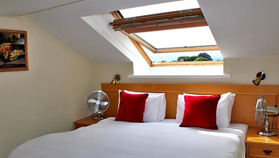 Victoria Square Hotel Clifton Village