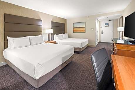 Queen Room with Two Queen Beds and Accessible Tub - Mobility Access