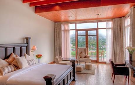 Master Suite -  Sir James Taylor