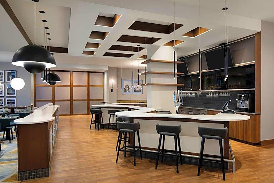 Courtyard by Marriott Montreal Airport