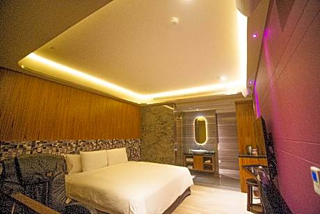 Standard Double Room with Garage