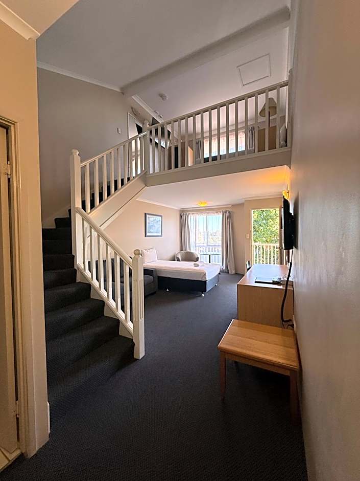 Harbour Sails Motor Inn