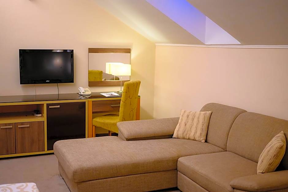 Hotel Tami Residence