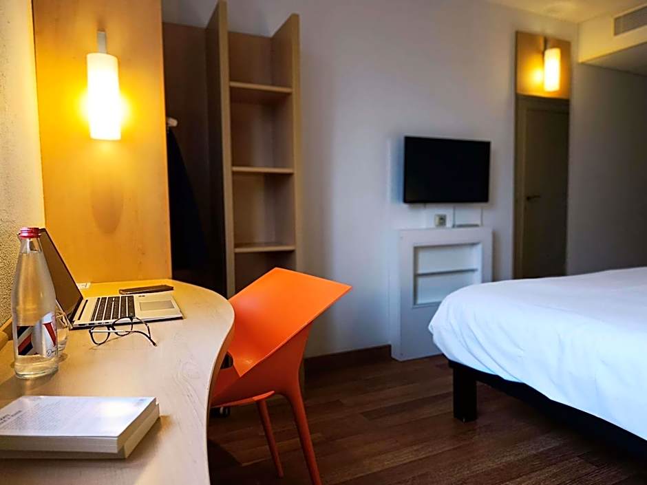 ibis Aurillac