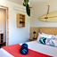 LOGE Westport