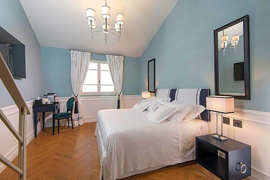 Photo 1 of 8 of Family Suite