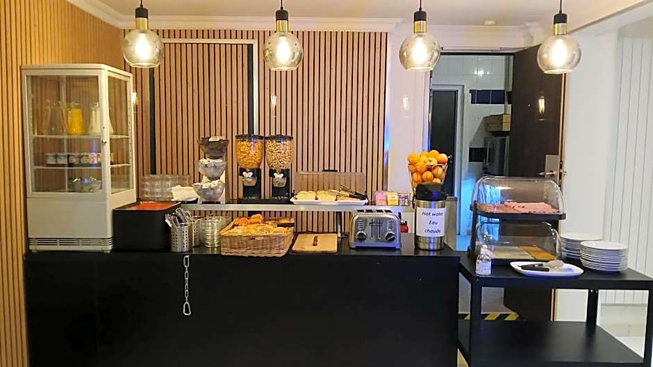 Mary's Hotel Republique