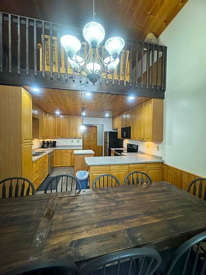 The River Condos Hot Tub Fireplace Family & Pet Friendly River Front 2 to 6 bedroom condos dock