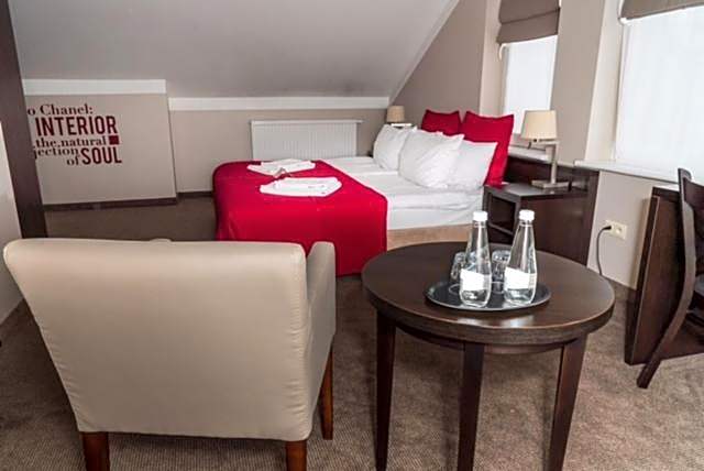 Comm Hotel Poznań Airport