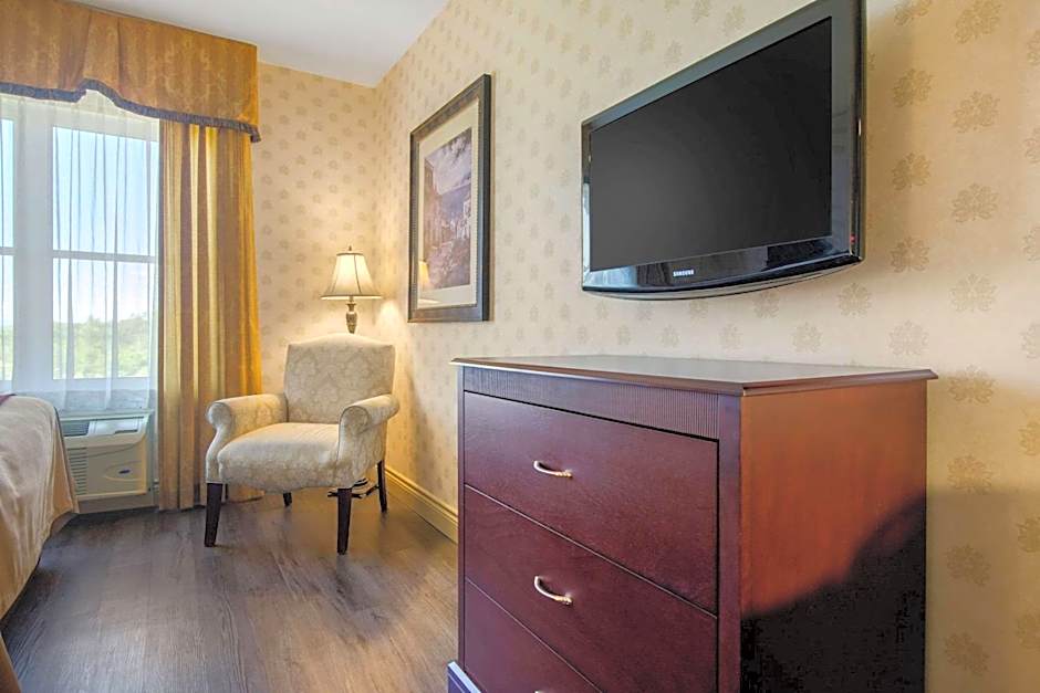 Comfort Inn & Suites