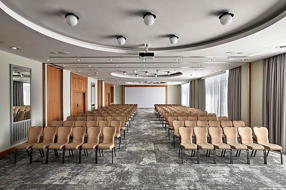 Sheraton Poznan Hotel